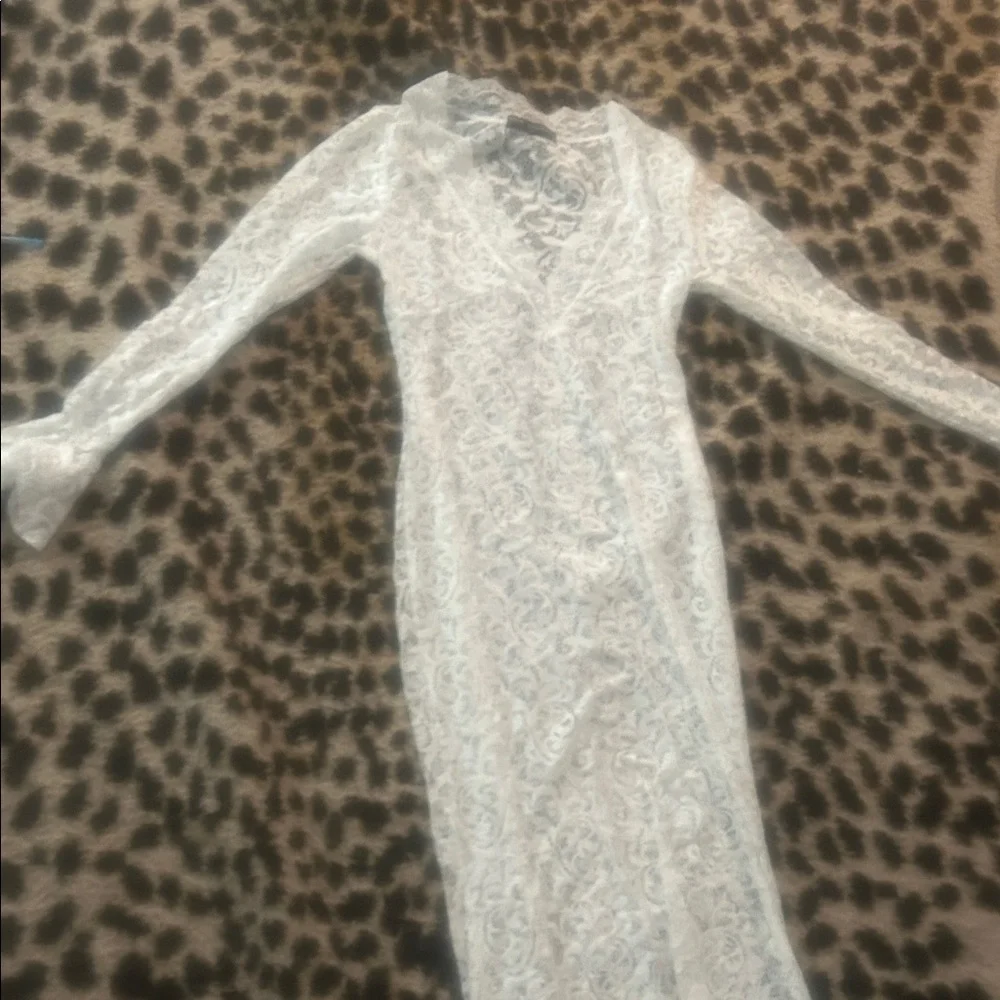 Finesse White Lace Overlay - Picture 3 of 3